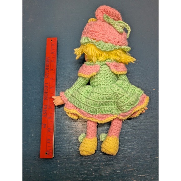 Strawberry shortcake crochet vintage doll With Hat - Chair Not Included - Picture 4 of 4